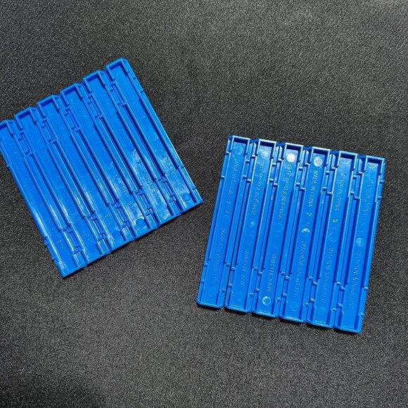 Lincoln Logs Replacement Blue 4.5" Roof Tiles 12 Pieces - Picture 2 of 2